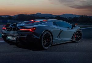 Lamborghini Revuelto SV